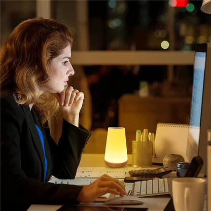 Lámpara de noche RGB con control remoto y ajuste táctil